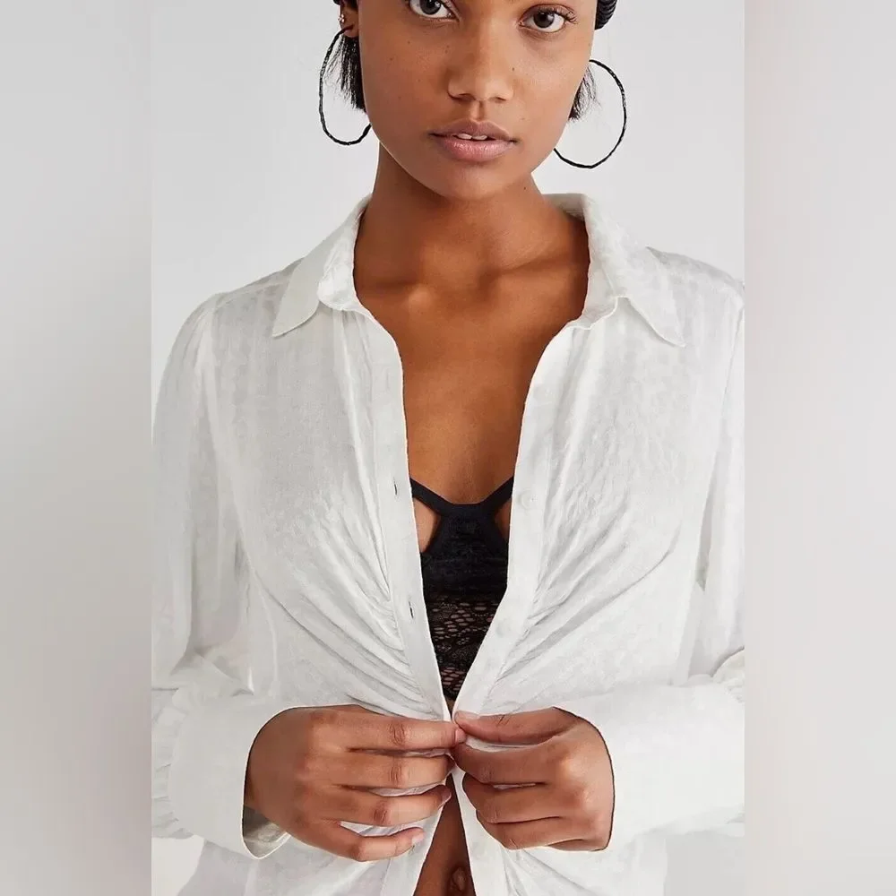 Free People Bianca Blouse White/Ivory Jacquard Animal Print Sz SMALL Ruched NEW
